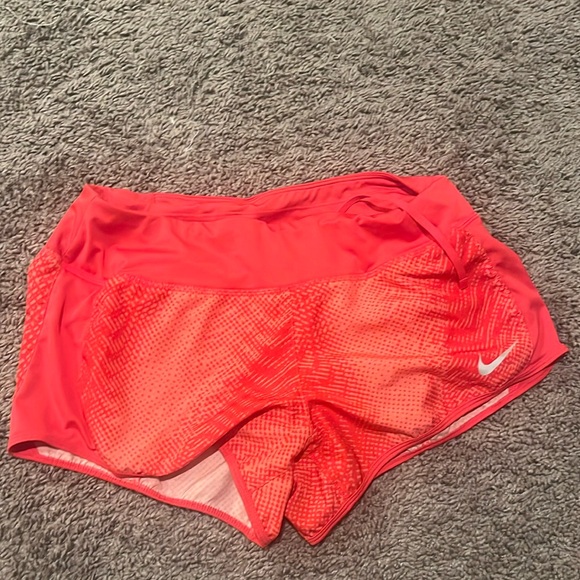 Nike shorts - Picture 1 of 2